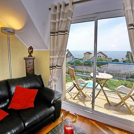 Fenetre Sur Mer Bed & Breakfast *